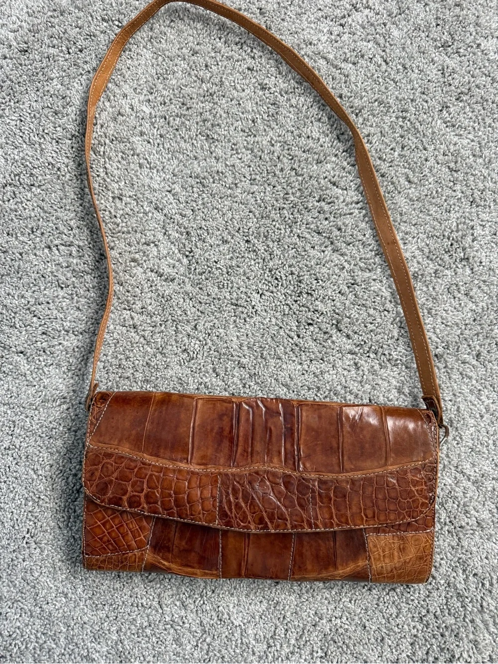 Vintage Brown Croc-Embossed Leather Shoulder Bag mint cond